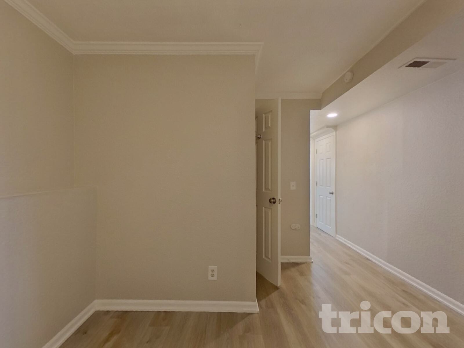 Building Photo - 628 Longfellow Ln