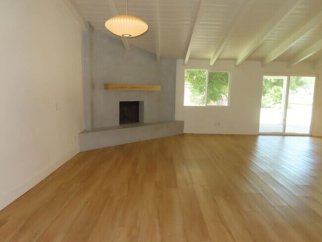 Building Photo - 29710 Vallejo Ave