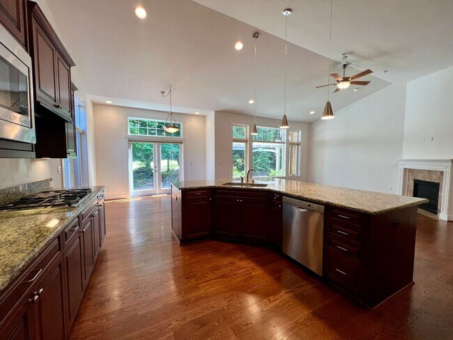 Building Photo - PENDING APPLICATION; Spacious Home on Golf Course  - All Bedrooms En Suite