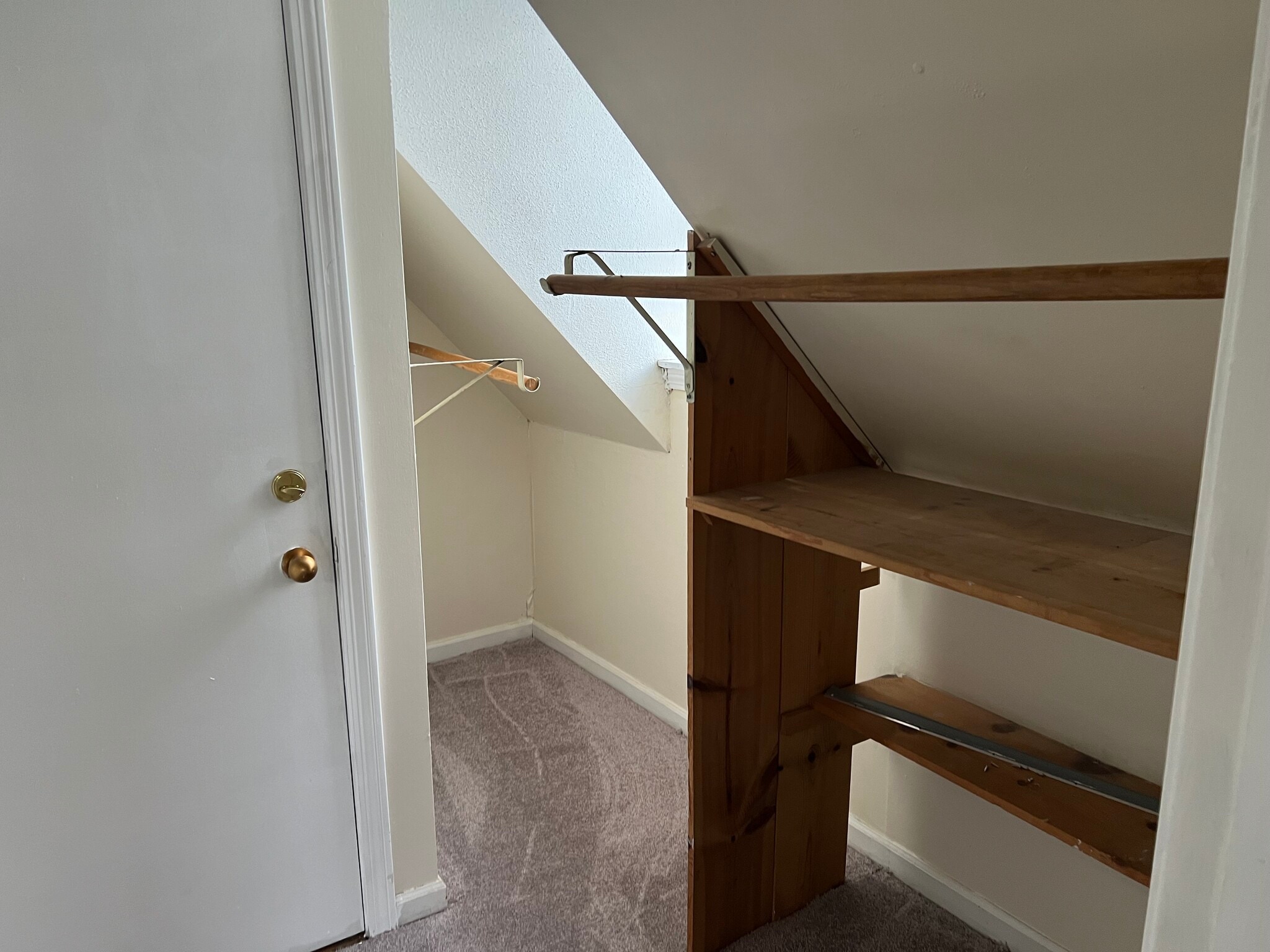 Building Photo - 17 Charter Oak Pl