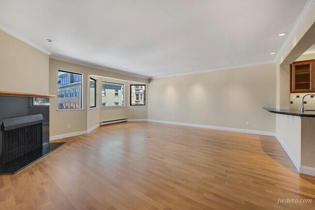 Building Photo - 383 Lombard St