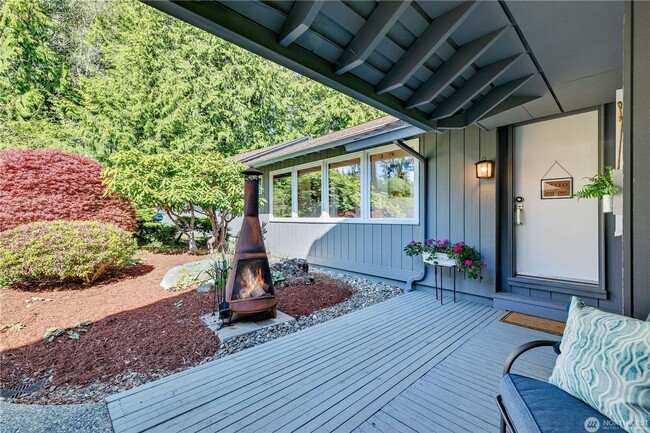 Building Photo - Port Ludlow view home available for short ...