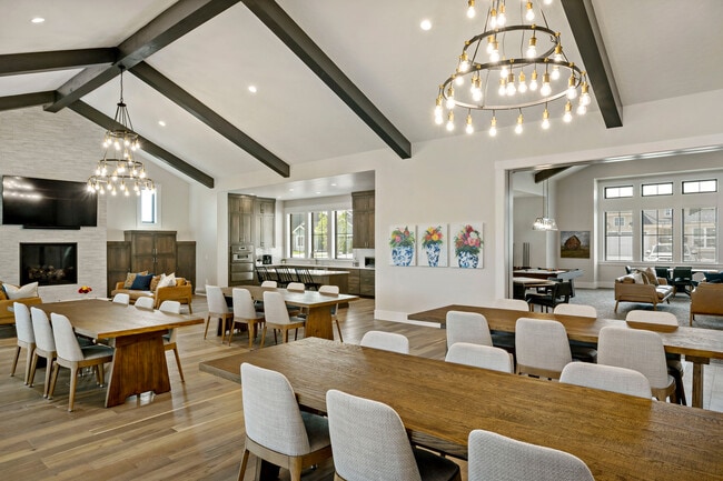 Building Photo - Cadence at Century Farm