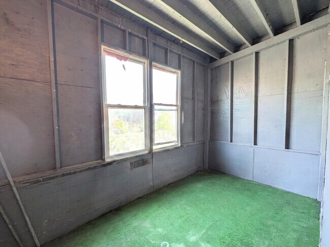 Building Photo - 4943 N Winthrop Ave