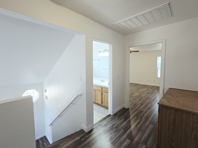 Building Photo - 9433 Valencia Canyon Dr