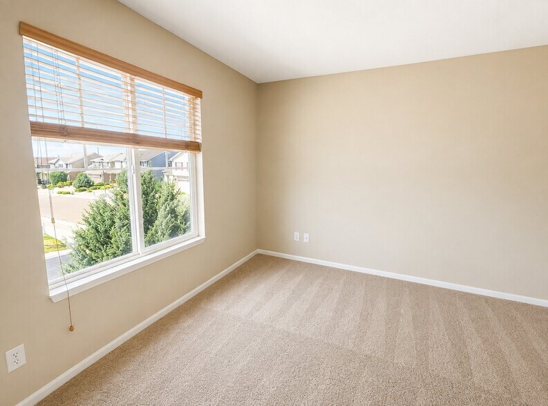 Building Photo - 6934 Harrier Dr