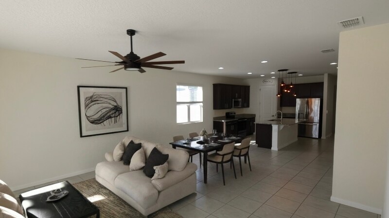 Building Photo - 5631 Western Sun Dr