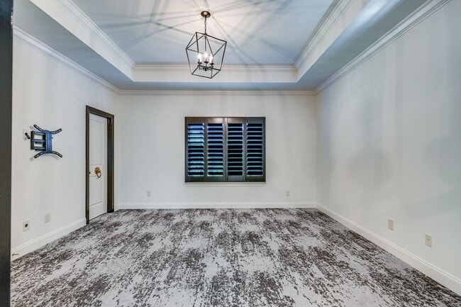 Building Photo - Welcome to this charming end unit townhome
