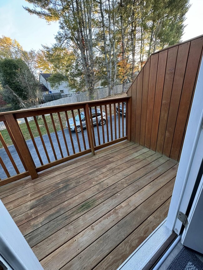 Building Photo - 119 Amanda Ln