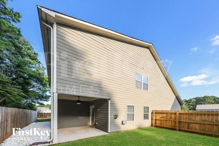 Building Photo - 1816 Clarke Cir