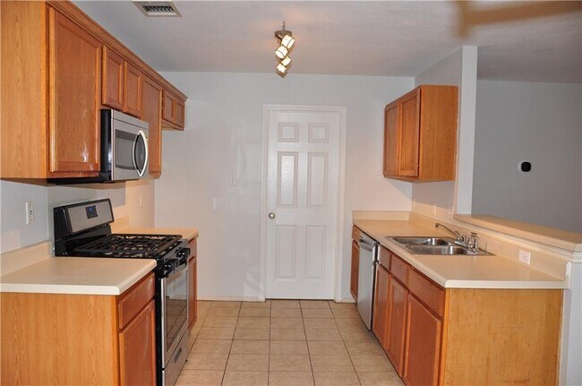 Building Photo - 1118 Pine Portage Loop