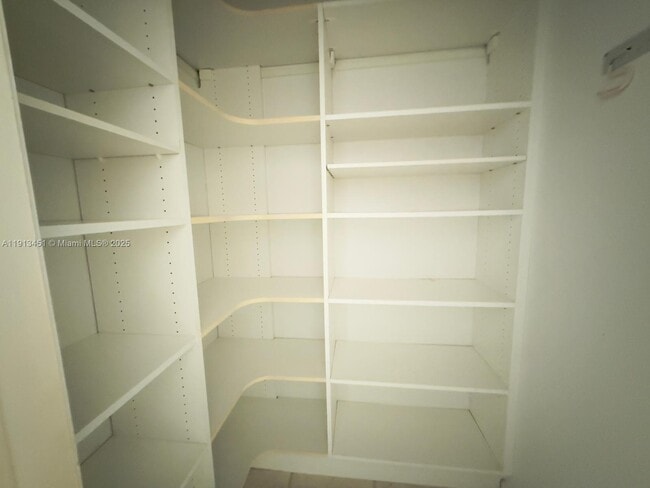 Building Photo - 258 Sheffield K