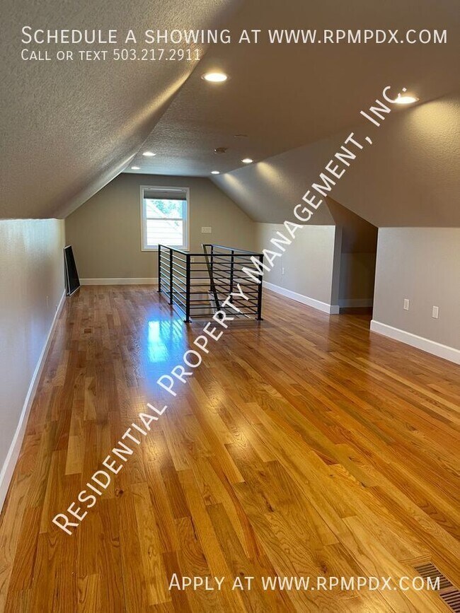 Building Photo - 7065 N Woolsey Ave