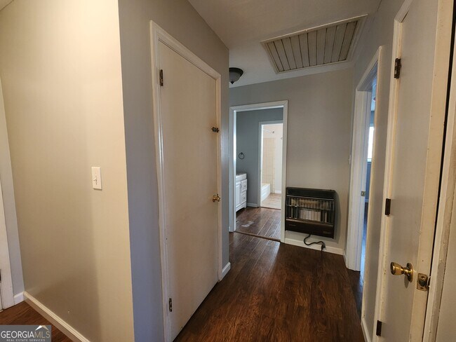 Building Photo - 120 Sol Bridges Rd