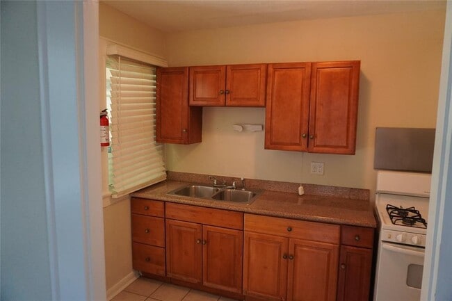 Building Photo - 4728 Avenue R 1/2