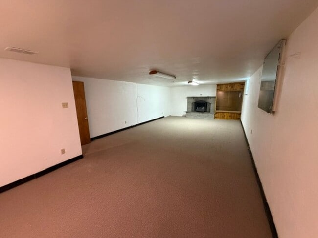 Building Photo - 123 Hidden Valley Rd