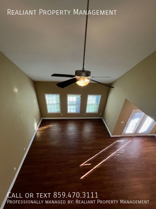 Building Photo - 236 Lynnwood Dr