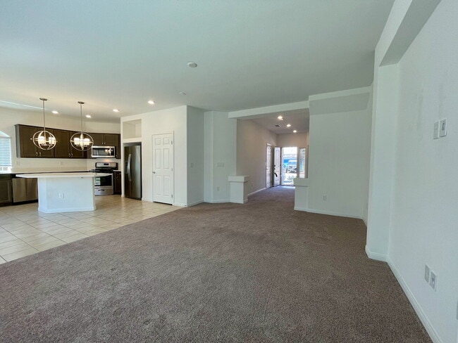 Building Photo - BEAUTIFUL 5 BED 3.5 BATH 3 FLOORS 2 CAR GARAGE SINGLE FAMILY HOME W/ LARGE LOFT & BACKYARD FOR RENT!