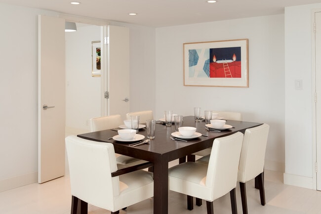 Building Photo - 100 Sunrise Ave