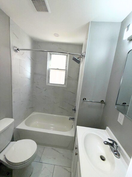 Building Photo - 47 Edgar St