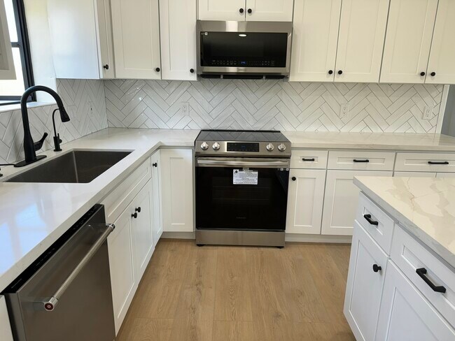 Building Photo - 5430 Sunny Ridge Pl