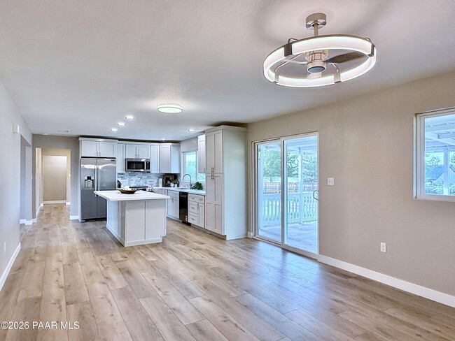 Building Photo - 7216 E Grandview Dr