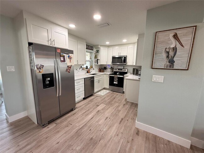 Building Photo - 360 Palm Cir