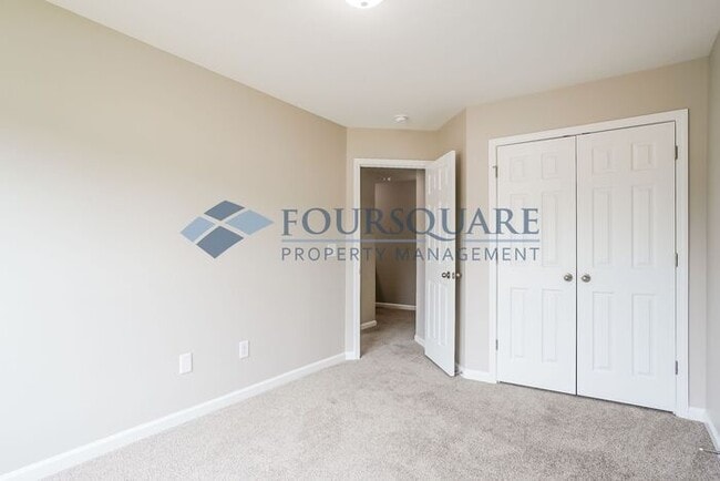 Building Photo - Townhome | Back Patio | Single -Car Garage...