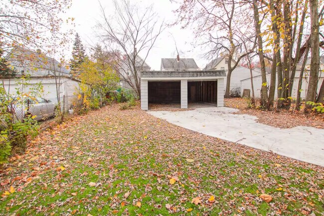 Building Photo - 1817 Mayview Ave