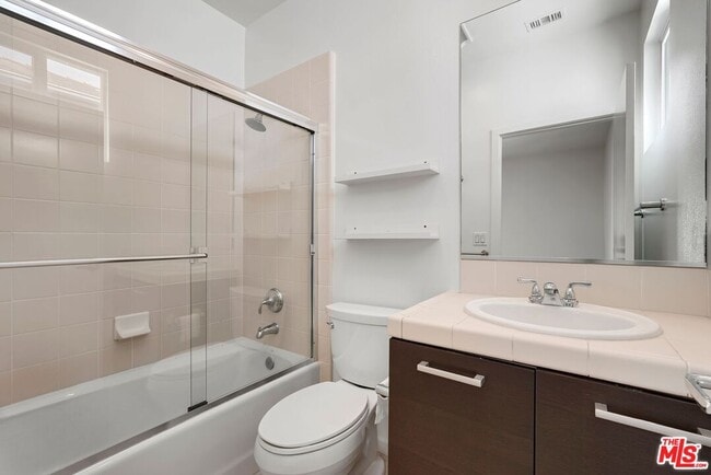 Building Photo - 6531 S Seabluff Dr