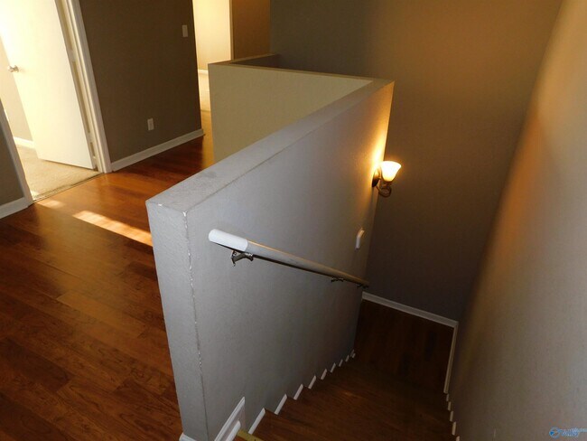 Building Photo - 3146 Castlecreek Dr SW
