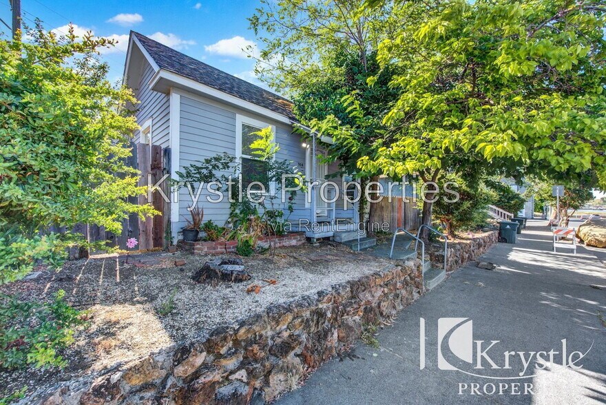 Building Photo - 314 Marin St