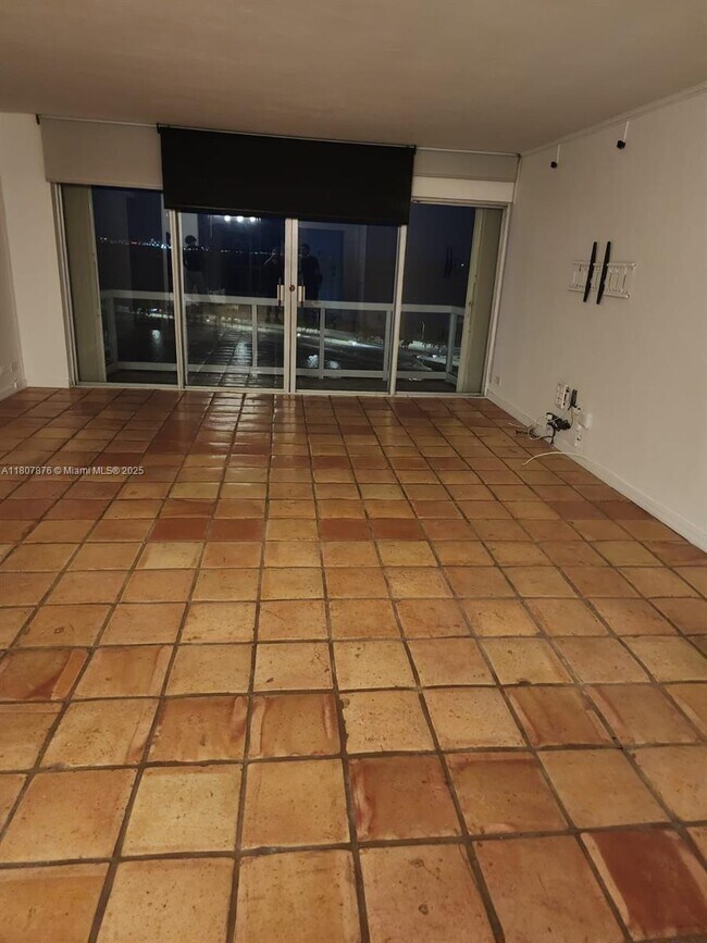 Building Photo - 2451 Brickell Ave