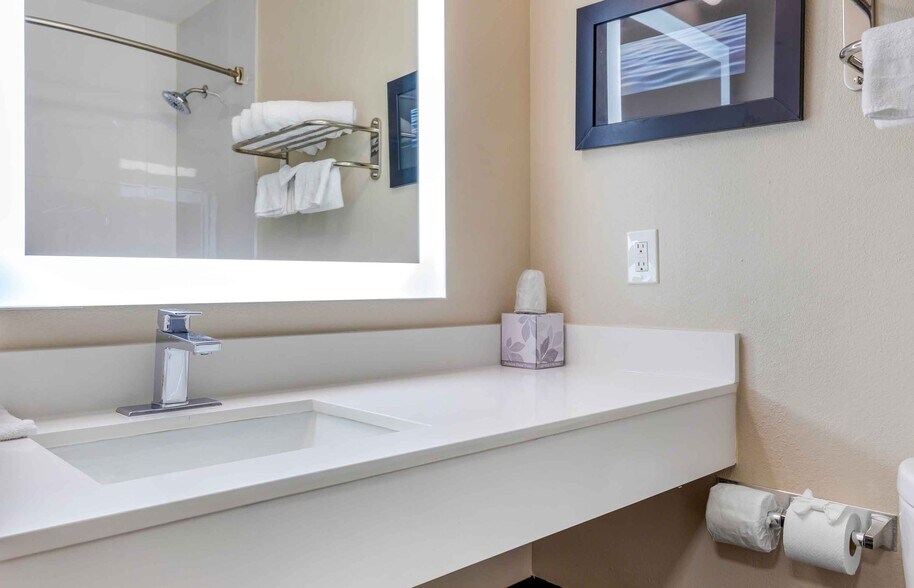 Building Photo - Furnished Studio-Arlington