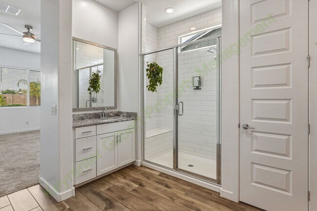 Building Photo - Stunning Gilbert Home Located in the Beautiful Belrose Gated Community!