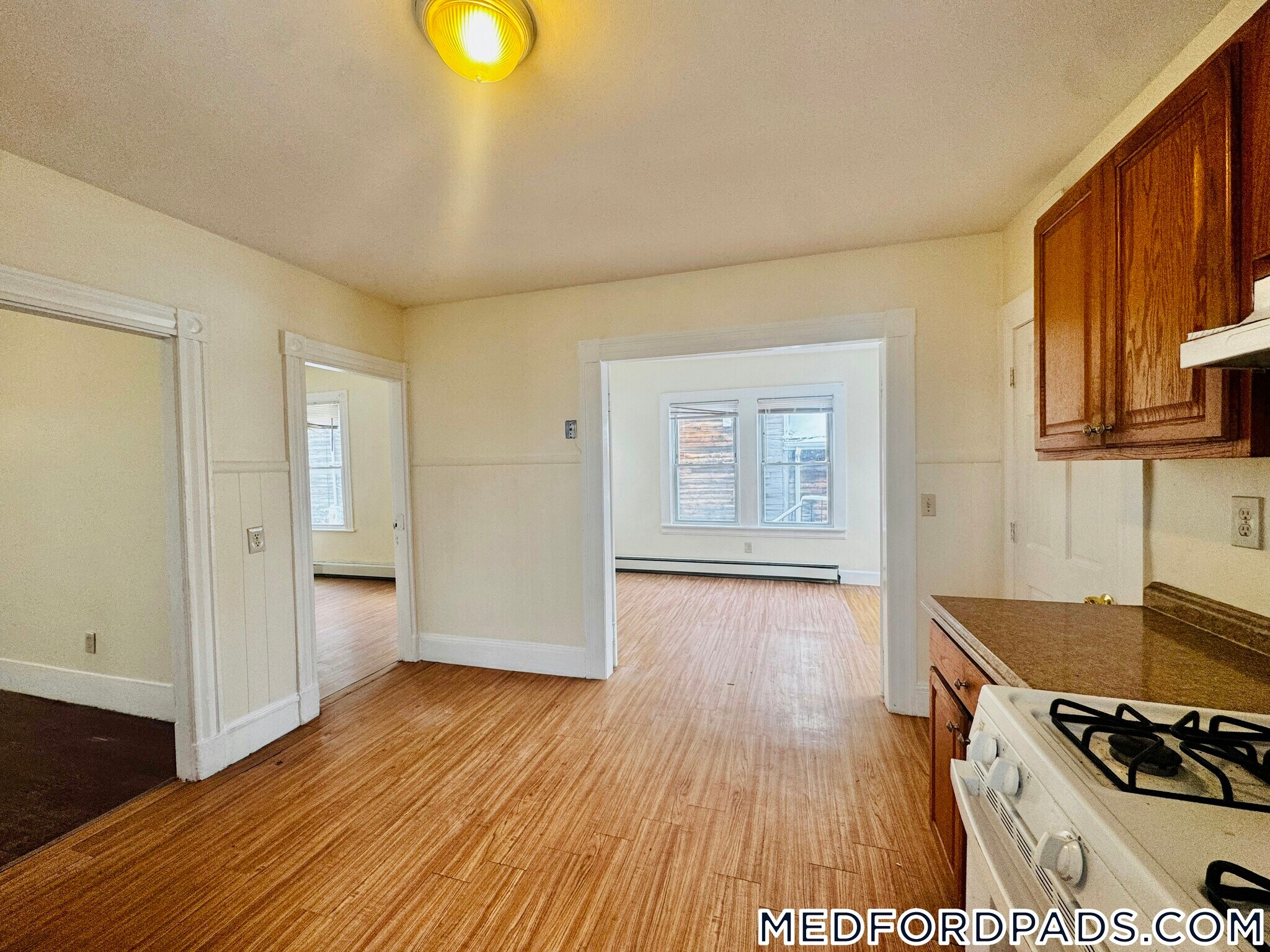 Building Photo - 569 Main St