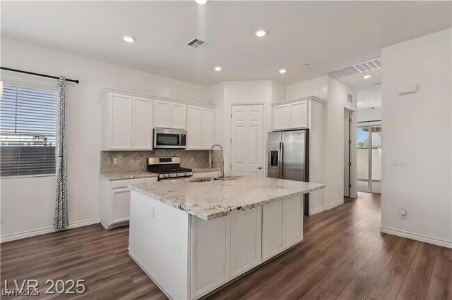 Building Photo - 209 Bellini Peak Ave
