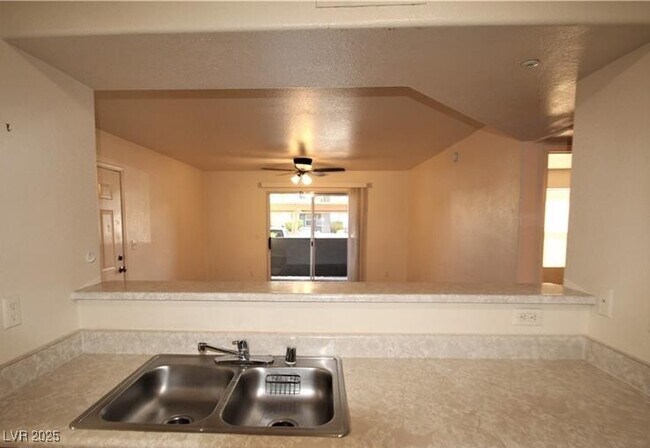 Building Photo - 555 E Silverado Ranch Blvd