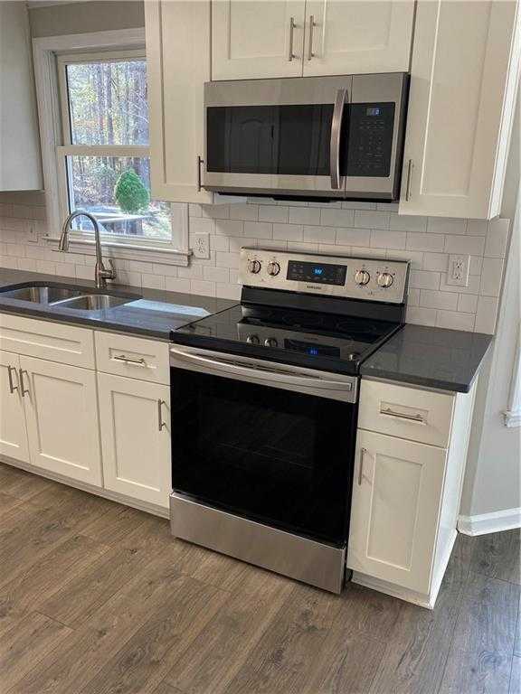 Building Photo - Fantastic 4bd/2ba home! Coming soon!