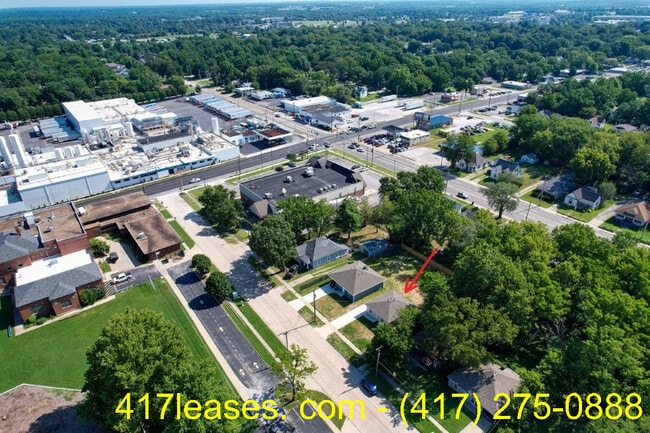 Building Photo - 2320 N Taylor Ave