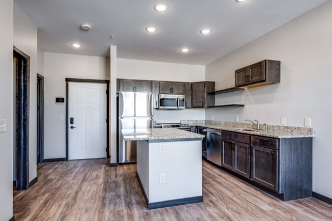 Building Photo - 1609 Doman Dr