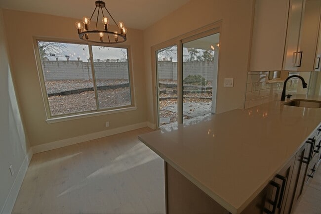 Building Photo - Newly UPDATED 3BD/2BA Available NOW!