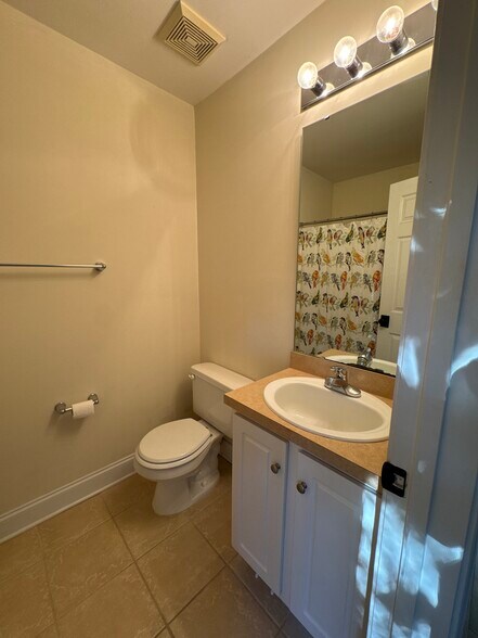 Building Photo - 1917 Wayne St