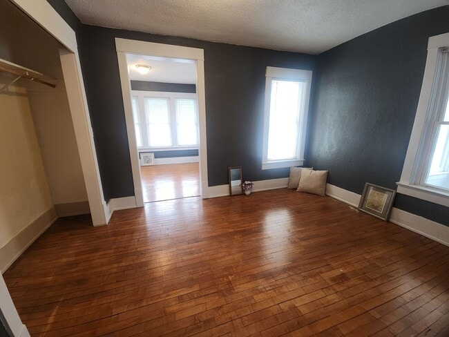 Building Photo - 1204 S Jefferson St