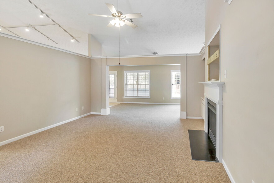 Building Photo - 1461 Beckley Pointe