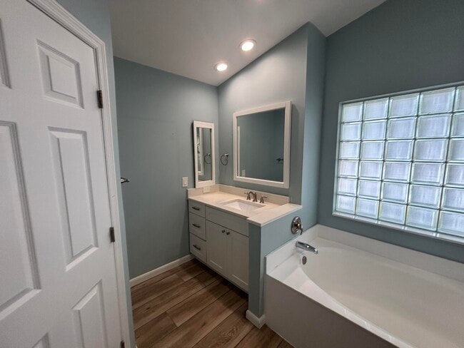 Building Photo - 23426 Alzira Cir