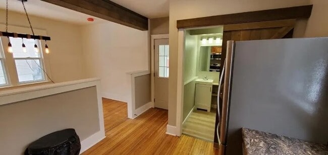 Building Photo - Charming 2 Bedroom, 1.5 Bathroom Home for ...