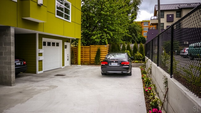 Building Photo - 2215 E John St