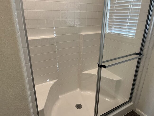 Building Photo - 5303 E Twain Ave