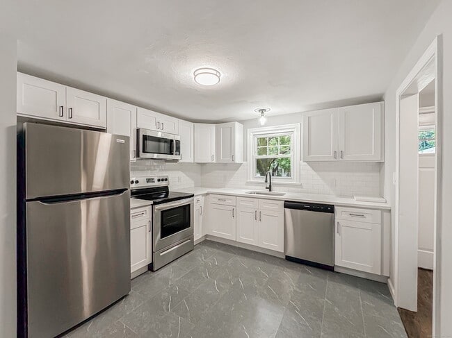 Building Photo - 85 Cold Spring Cir